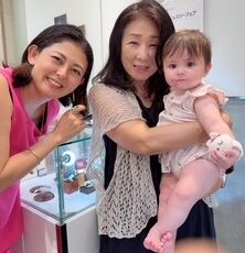 昨日はアーティストリー＆アイさんにお会いしてきました！　＆　「ハーブ＆アロマ」講座、季節巡りカレンダーとハワイの月の暦をひとつにした、新しいカレンダーを教材にします！